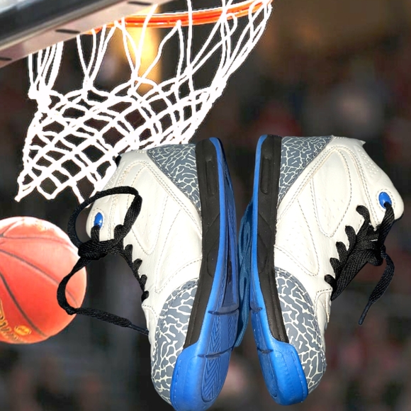 Nike Shaq Gray/Blue High Top Sneakers Boys size 13 - Picture 2 of 8